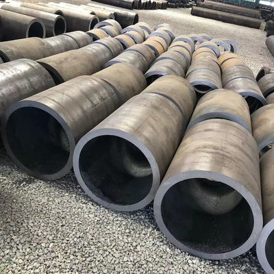 Oiled Seamless Steel Pipe Equipped with Plastic Pipe Cap End Protector Providing Strength and Corrosion Protection